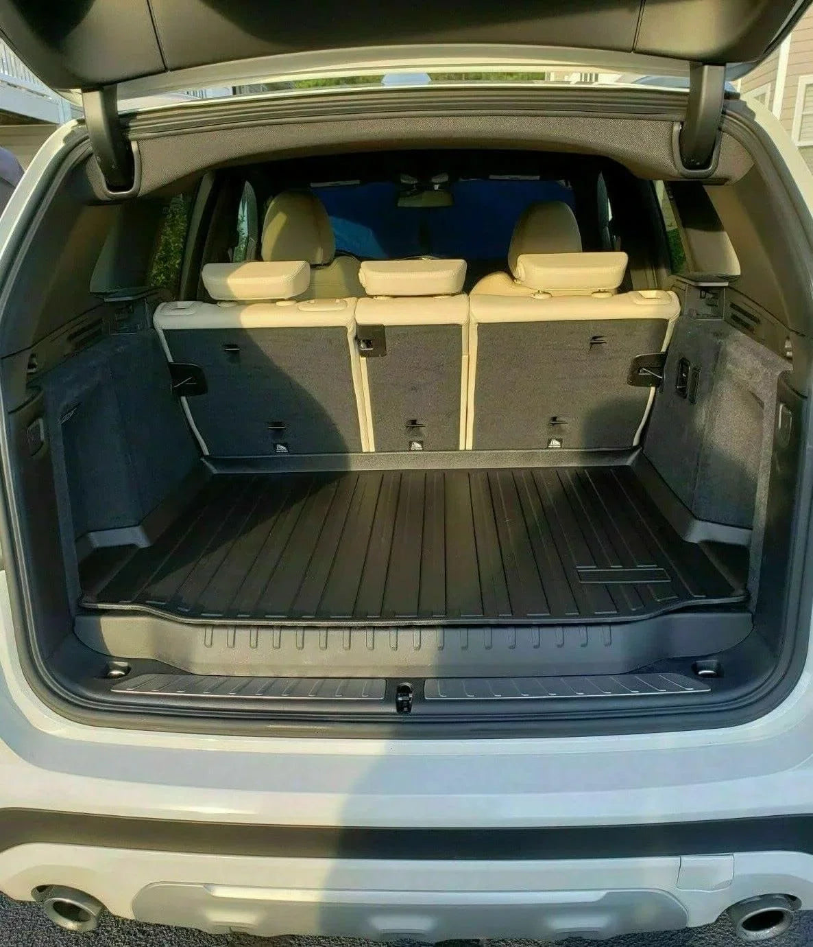 EACCESSORIES EA Cargo Liner – Trunk Mat for BMW X3 2018-2024 – Weather-Resistant Trunk Mats for Cars with Raised Lip – Non-Slip Car Trunk Mat Rubber – Easy to Install – Laser Pre-Cut Design