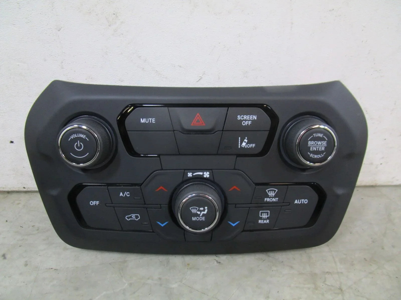 Pre-Owned 21 22 2021-2022 Jeep Renegade Heater & AC Control Panel OEM (Good)