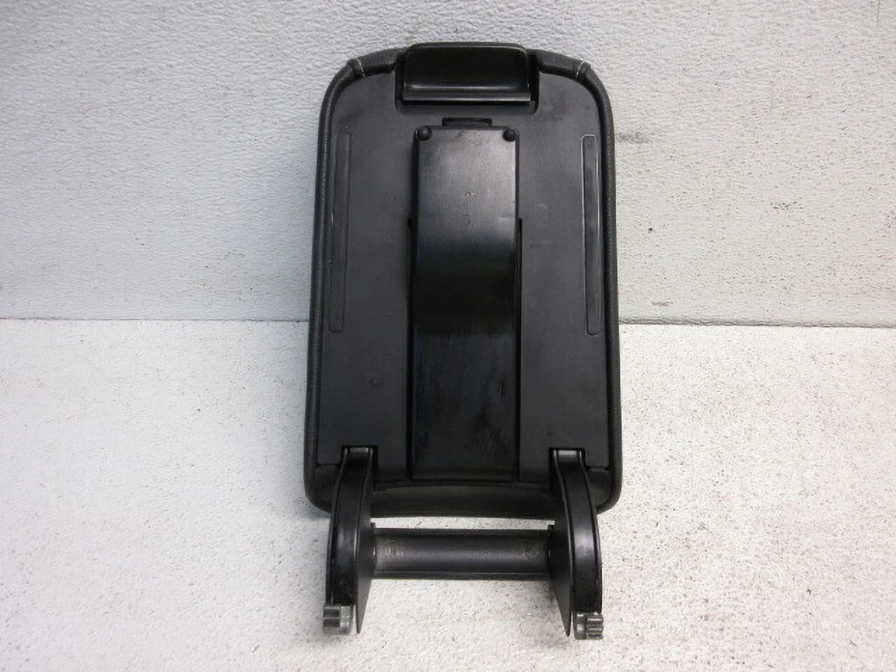 Pre-Owned 2015 Volkswagen Jetta Black Leather Center Console Lid OEM LKQ (Good)