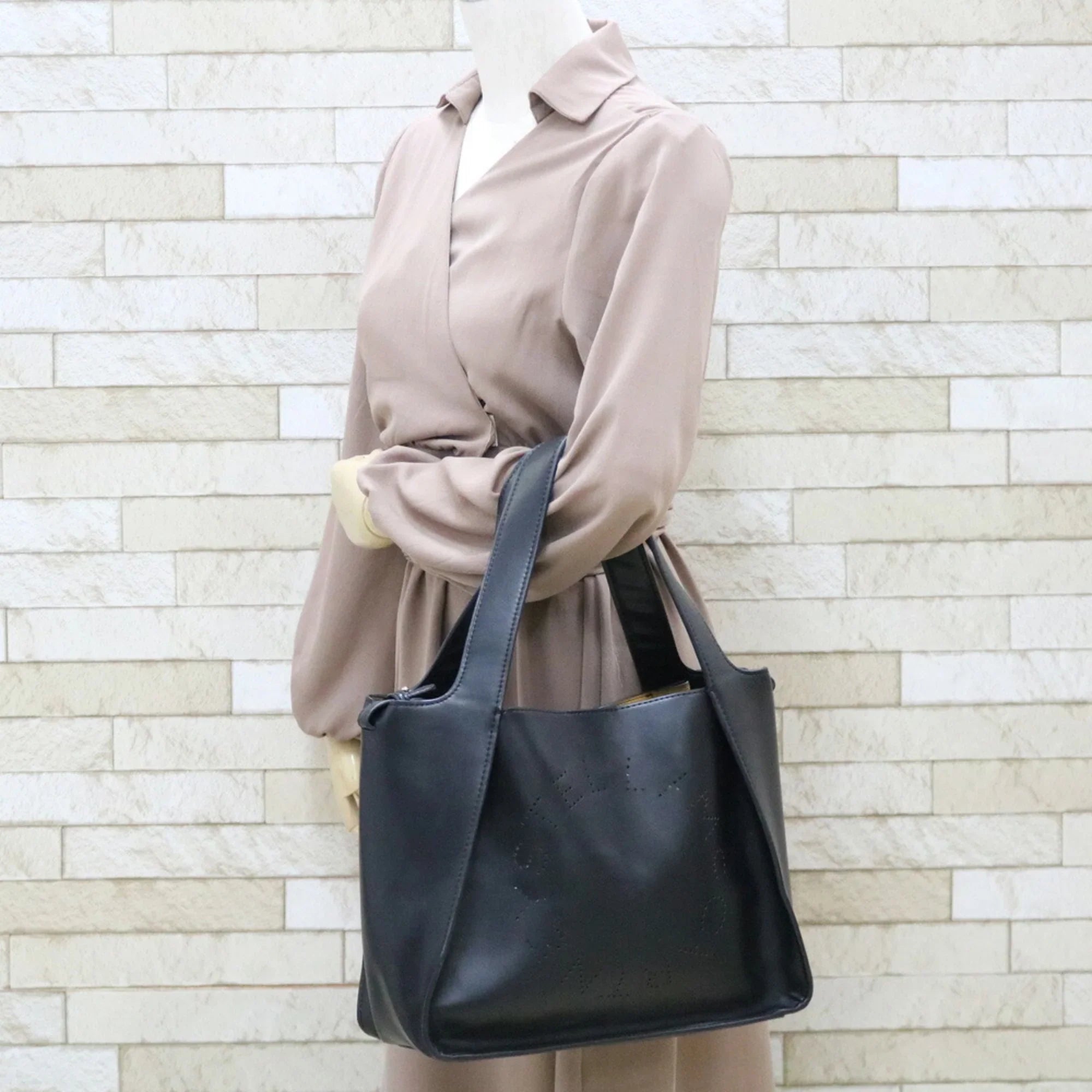 Pre-Owned Stella McCartney Shoulder Bag Polyurethane Black Ladies (Good)