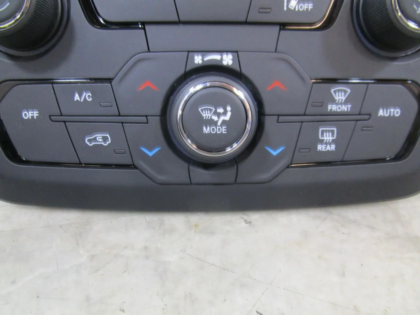 Pre-Owned 21 22 2021-2022 Jeep Renegade Heater & AC Control Panel OEM (Good)