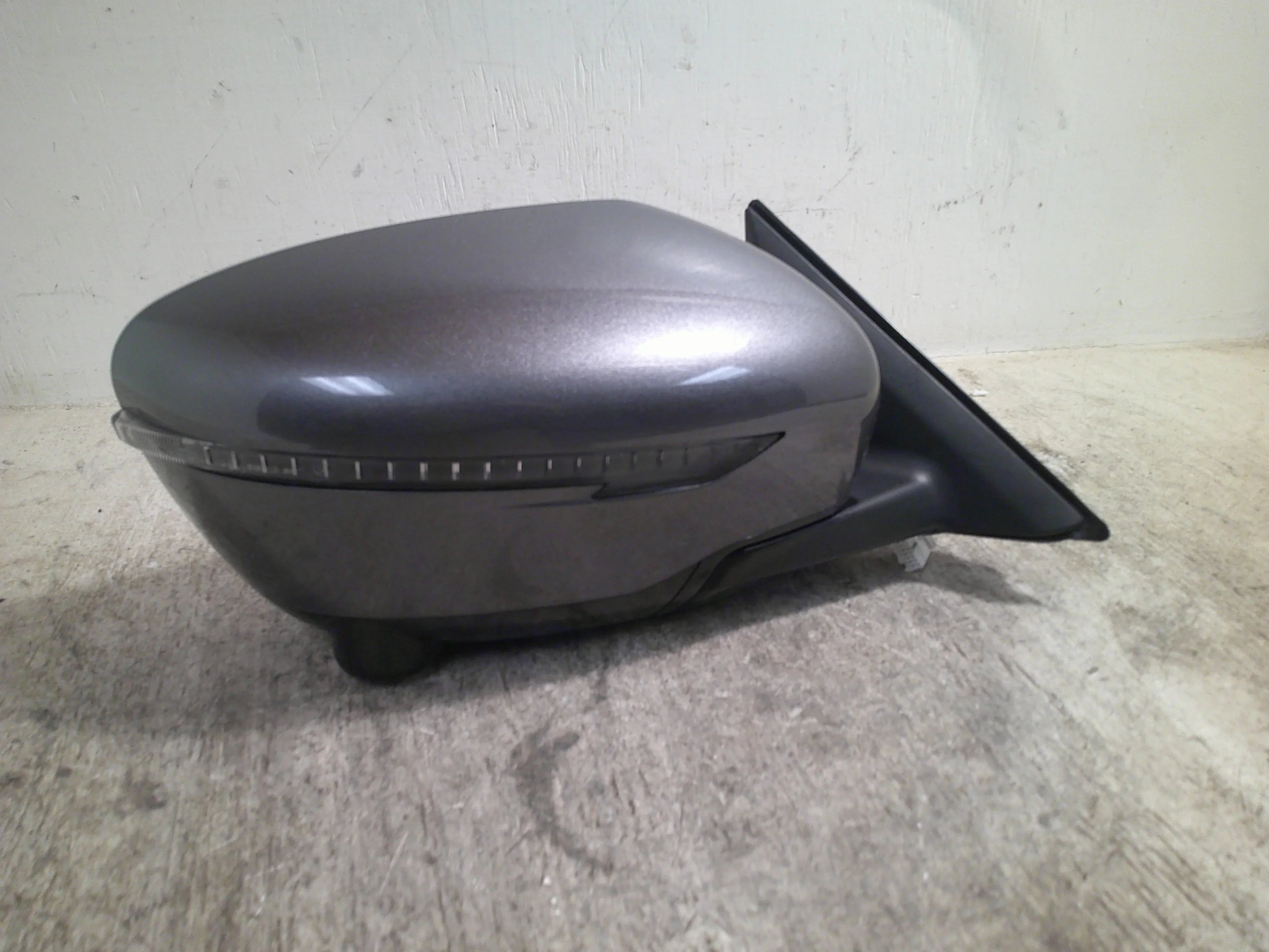 Pre-Owned 15-16 Nissan Rogue RH Passenger Side Door Mirror W/ Camera OEM LKQ (Good)