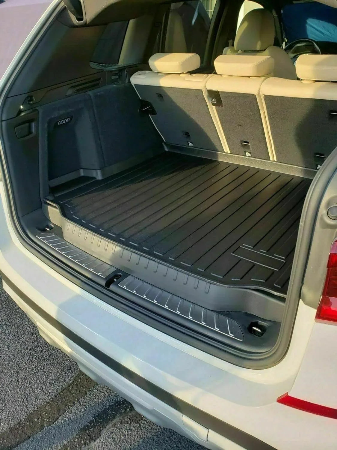 EACCESSORIES EA Cargo Liner – Trunk Mat for BMW X3 2018-2024 – Weather-Resistant Trunk Mats for Cars with Raised Lip – Non-Slip Car Trunk Mat Rubber – Easy to Install – Laser Pre-Cut Design
