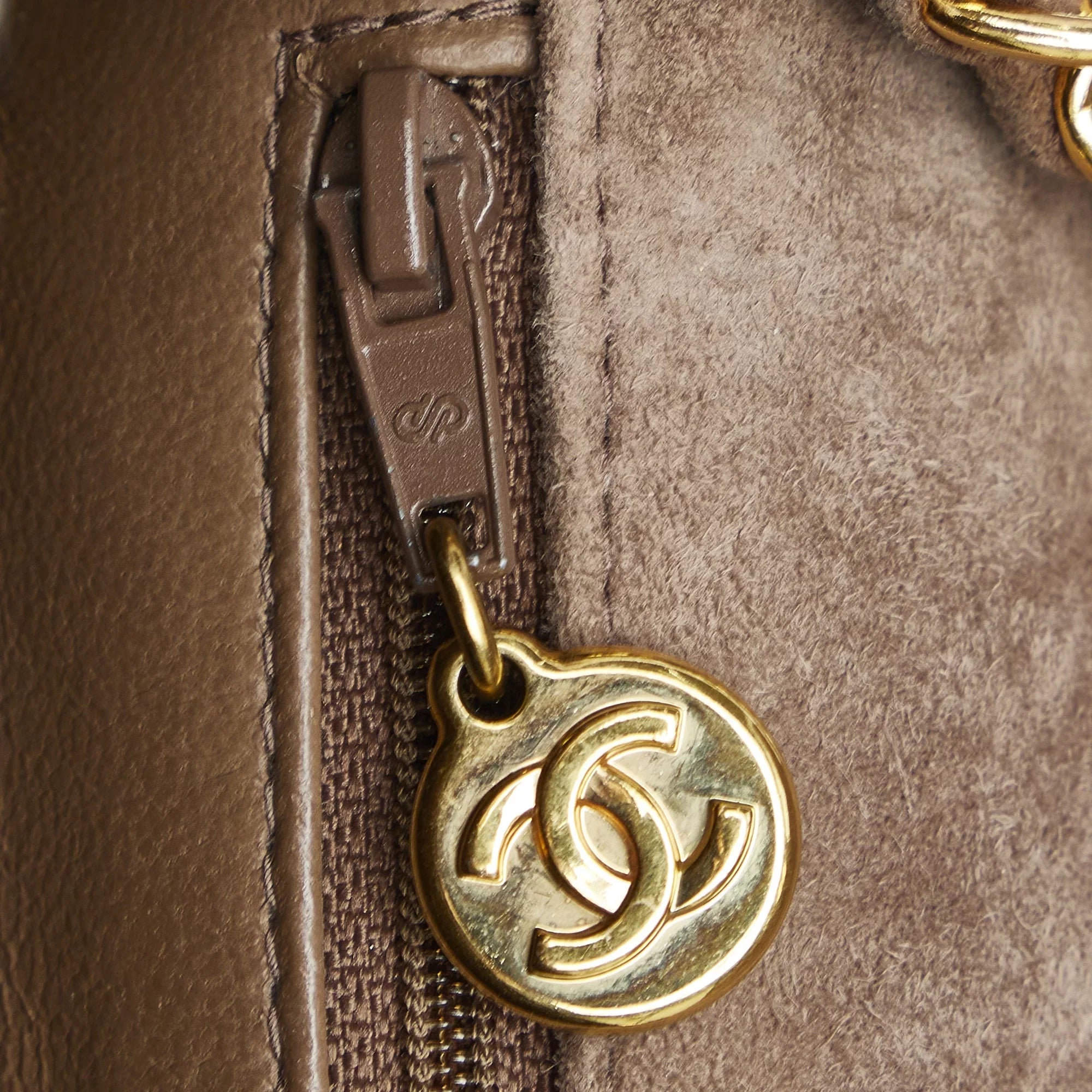 Pre-Owned Authenticated Chanel Classic Mini Square Single Flap Suede Leather Brown Crossbody Bag Unisex (Good)
