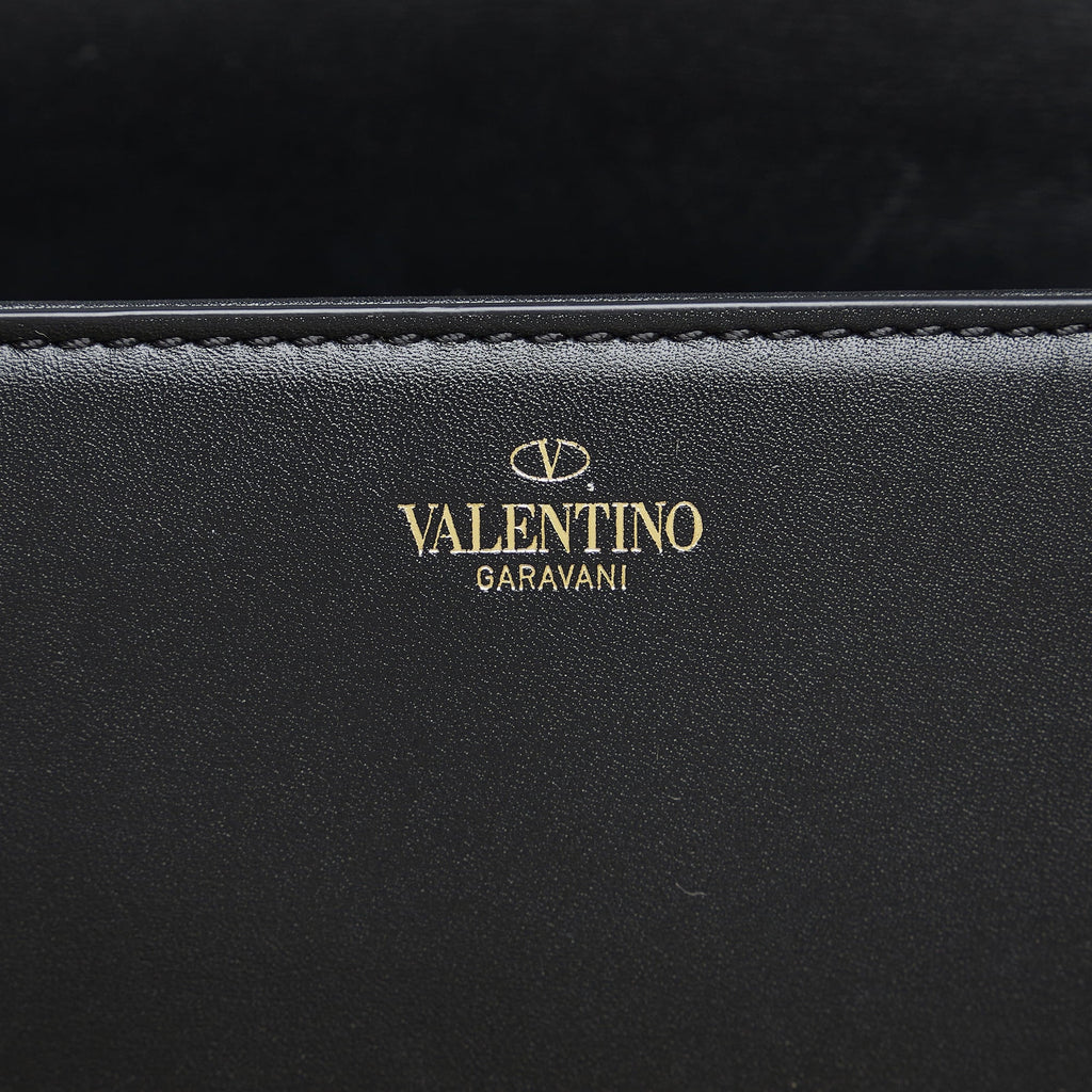 Pre-Owned Authenticated Valentino Vlogo Chain Shoulder Bag Calf Leather Black Unisex (Good)