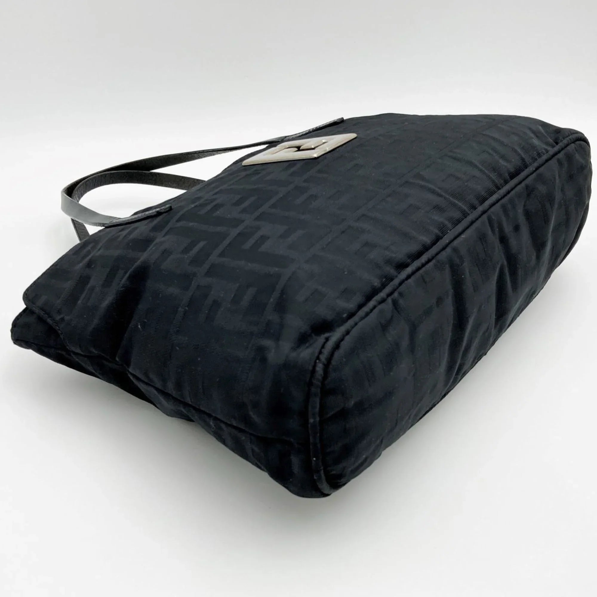 Pre-Owned FENDI Zucca pattern tote bag handbag black nylon canvas ladies 15786 (Good)