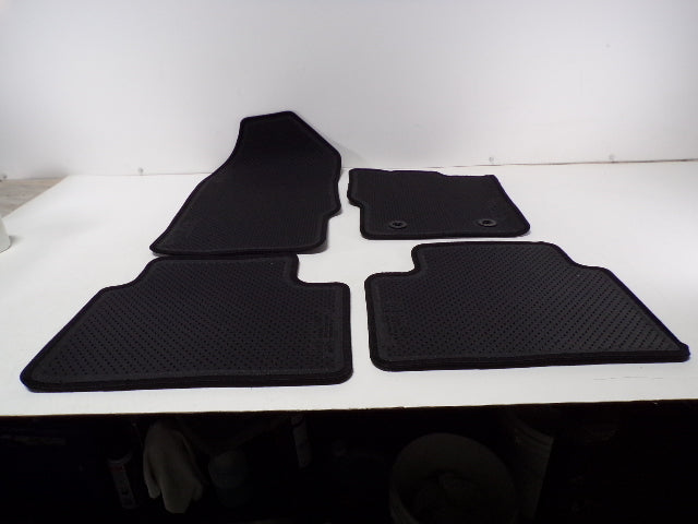 Pre-Owned 22 Ford Ranger Set of 4 *NEW* Black Cloth Floor Mats OEM LKQ (Good)